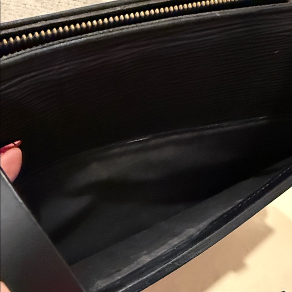 LOUIS VUITTON Epi Croisette Tote Bag Black - Picture 6 of 17